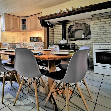 Maison De Bourg Restauree Avec Cour Privative Au Coeur D'un Village Paisible, Proche Gorges De L'allier Et Sites Historiques - Fr-1-582-220 Mazerat-Aurouze