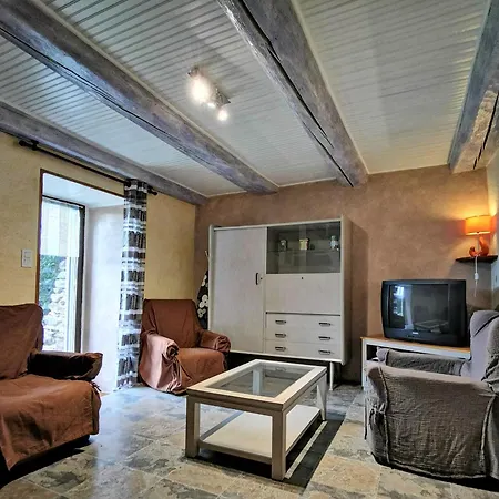 Maison De Bourg Restauree Avec Cour Privative Au Coeur D'un Village Paisible, Proche Gorges De L'allier Et Sites Historiques - Fr-1-582-220