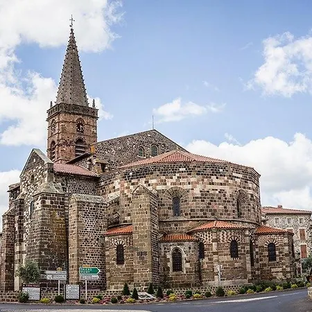 Maison De Bourg Restauree Avec Cour Privative Au Coeur D'un Village Paisible, Proche Gorges De L'allier Et Sites Historiques - Fr-1-582-220 Mazerat-Aurouze
