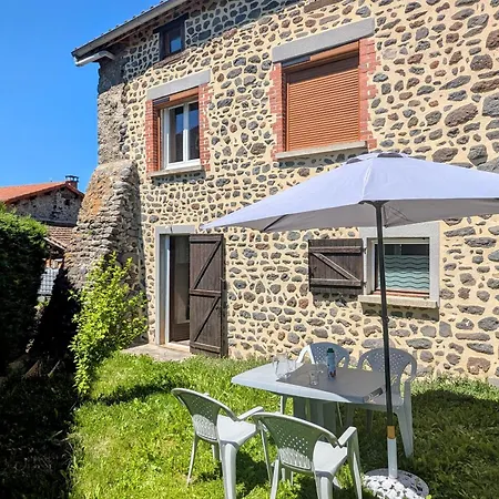 Maison De Bourg Restauree Avec Cour Privative Au Coeur D'un Village Paisible, Proche Gorges De L'allier Et Sites Historiques - Fr-1-582-220